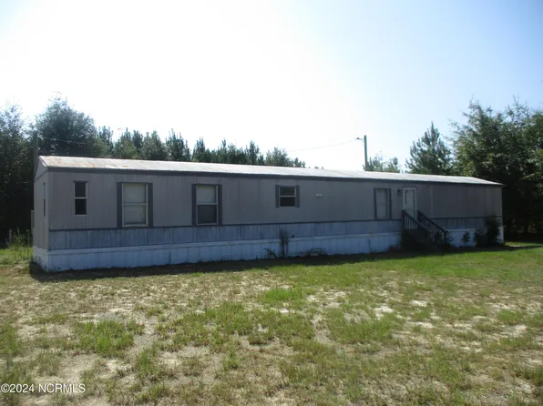 6567 Crestline Road, Laurinburg, NC 28352