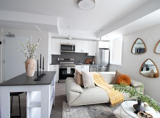 994 Bronson Ave #102, Ottawa, ON K1S 4H1