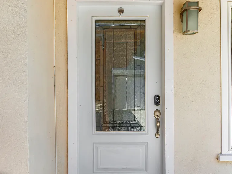 528 Almond Ave #B — Photo 9