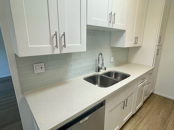 5th image of 1873 Veteran Ave #12