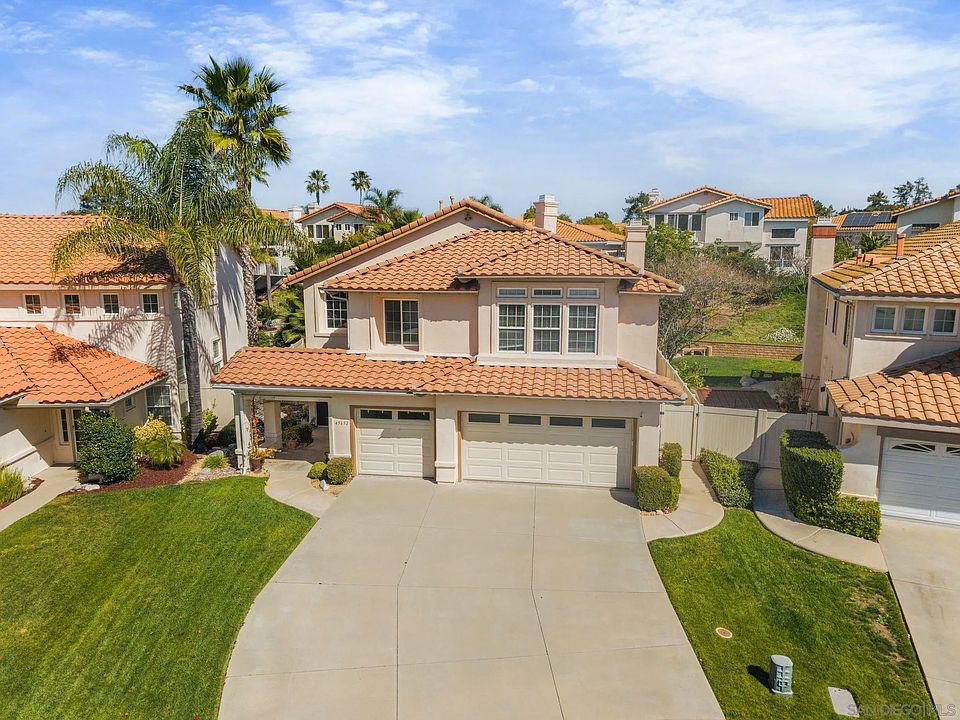 1st image of 45632 Corte Lobos