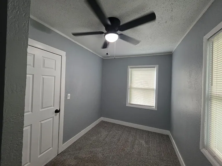 2534 Norton Ave — Photo 14