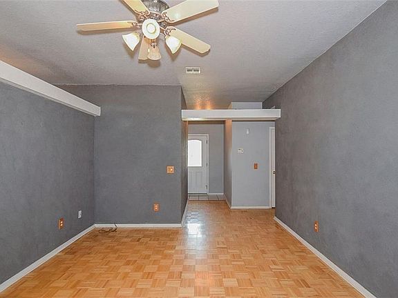 5th image of 813 Peppertree Ct