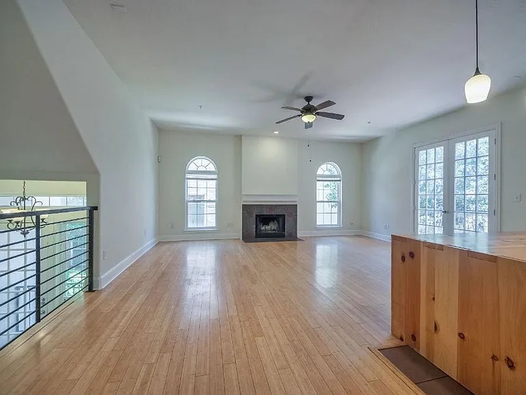 5713 Lewis St — Photo 10