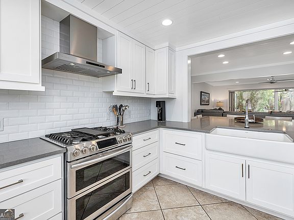 4th image of 1524 Ocean Blvd