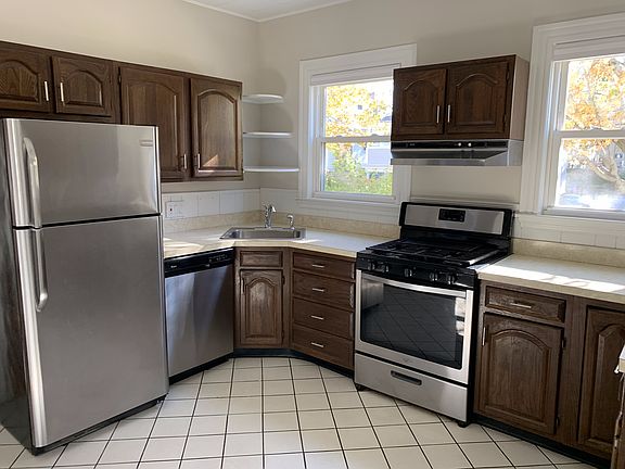 5th image of 44 Dartmouth St #1