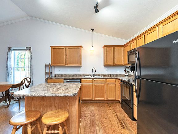 5th image of 28 Owens Drive #92
