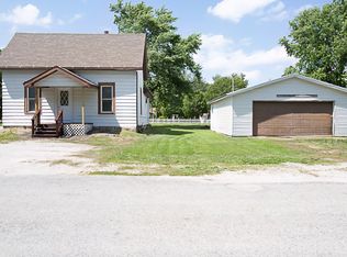 507 Commercial St, Chenoa, IL 61726