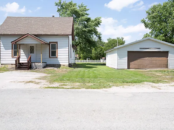 507 Commercial St, Chenoa, IL 61726