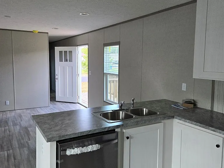 156 Rome St — Photo 2