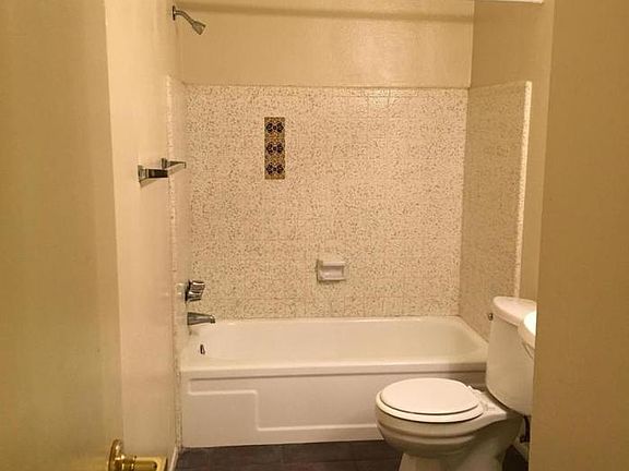 5th image of 410 E Royal Palms Dr