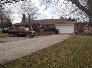 28599 Pontiac Trl, South Lyon, MI