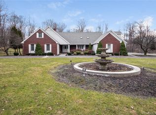 38 Tanglewood Dr, Danbury, CT 06811