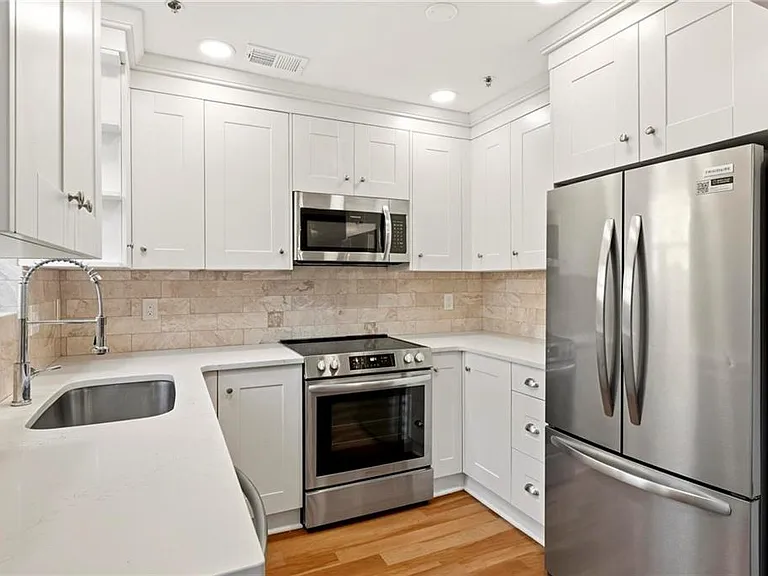 245 Winding River Dr #E — Photo 9