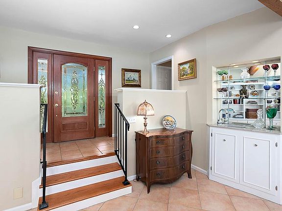 5th image of 417 Palm Dr