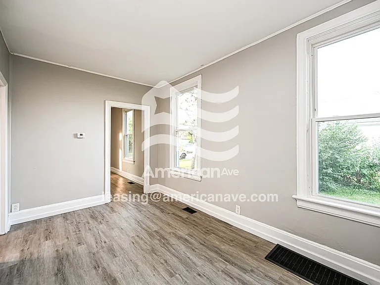 677641_011_bedroom_12.jpg