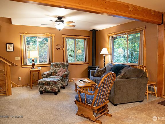3rd image of 104 Lake Creek Drive
