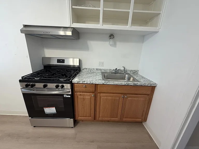 1020A Minna St — Photo 6