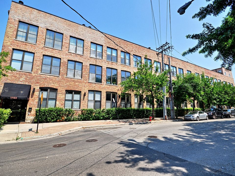 1st image of 1760 W Wrightwood Ave APT 307