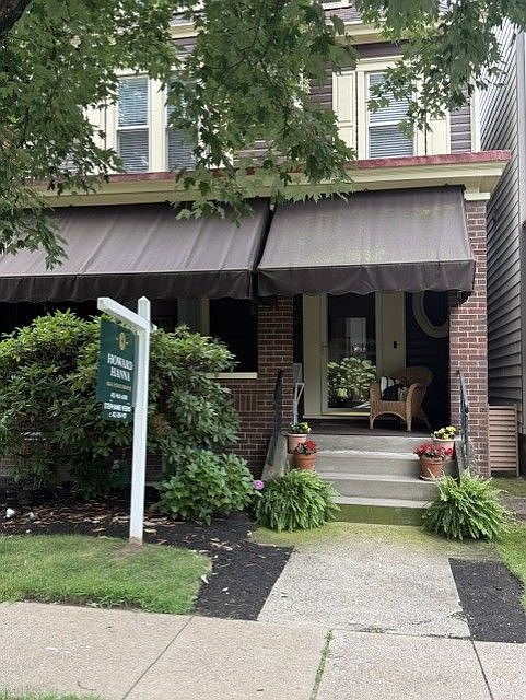 2nd image of 210 2nd St