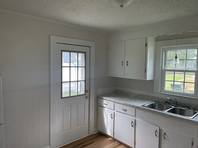 2108 Thompson Dr #A — Photo 6