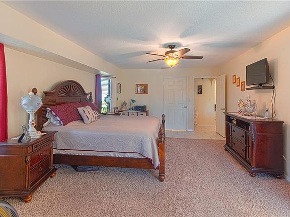 5th image of 18305 Wolbrette Cir