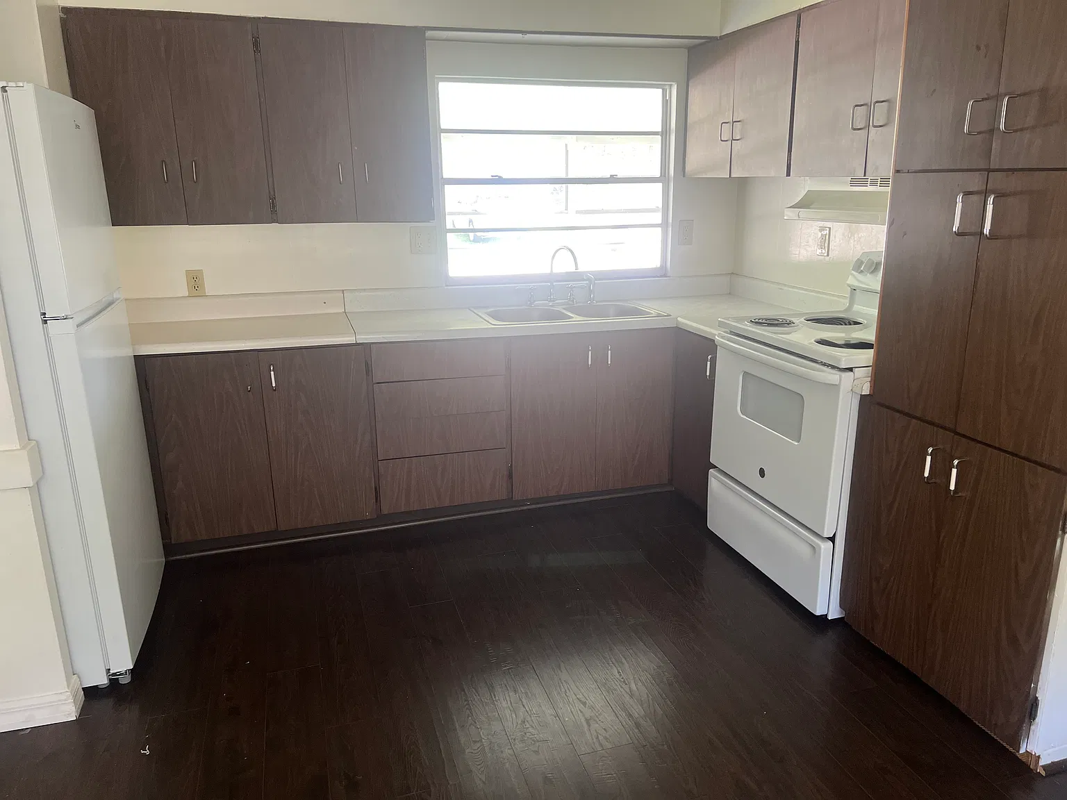 2 bed, $1,400 — Photo 3