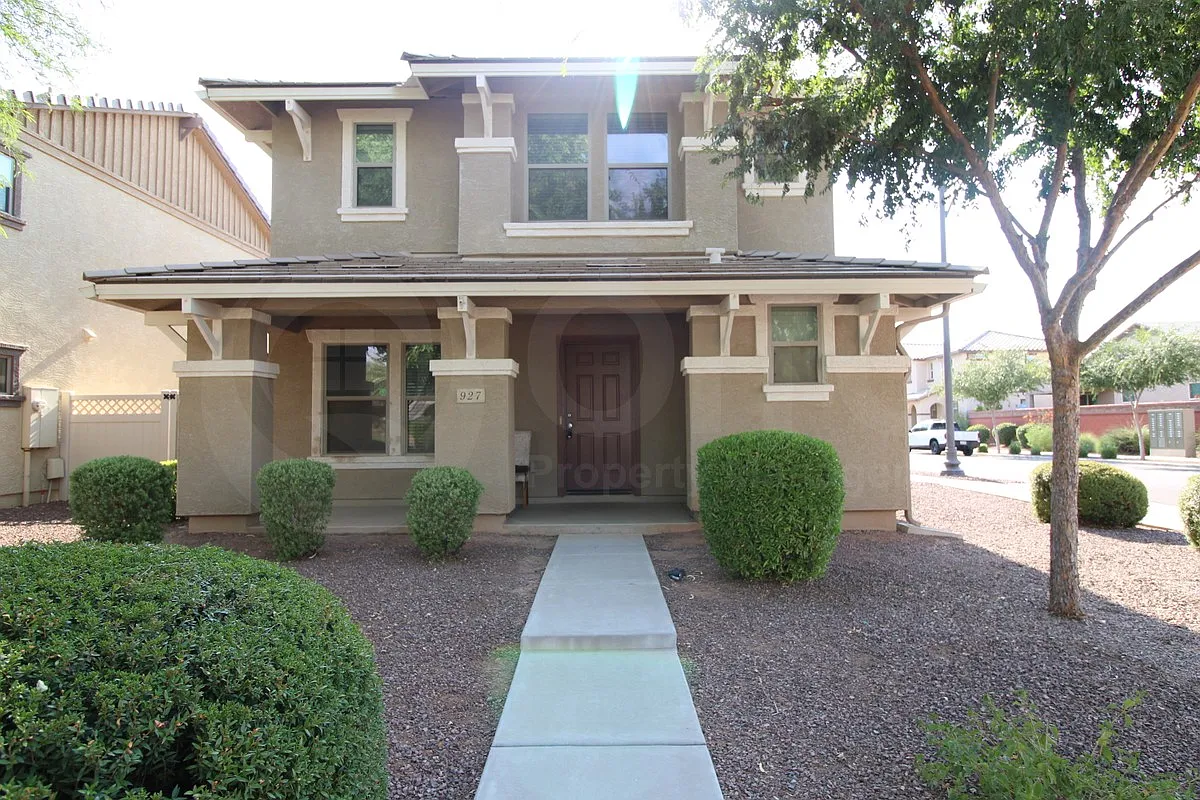 3 bed, 3.0 bath, 1817 sqft, $2,250 — Photo 1