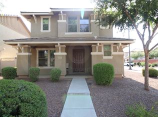 927 S Hawk Ln, Gilbert, AZ 85296