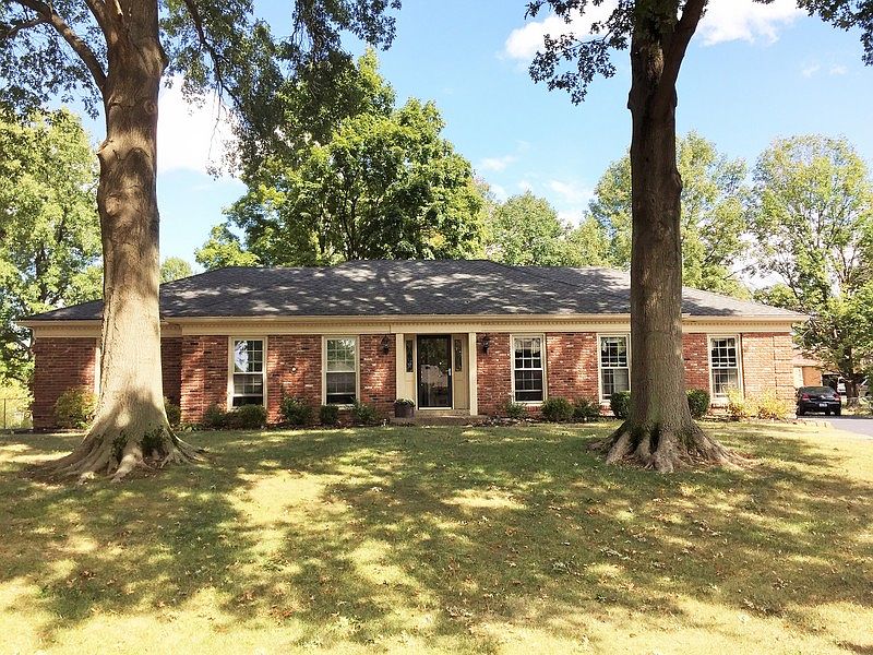 1st image of 300 Brentford Ct