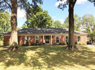 300 Brentford Ct, Douglass Hills, KY