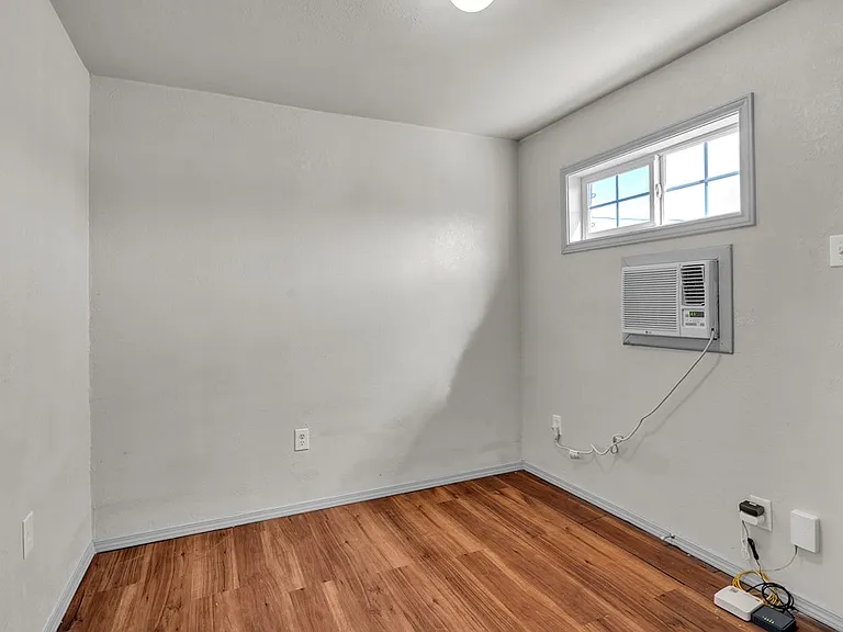 2107 S Main St #D — Photo 4