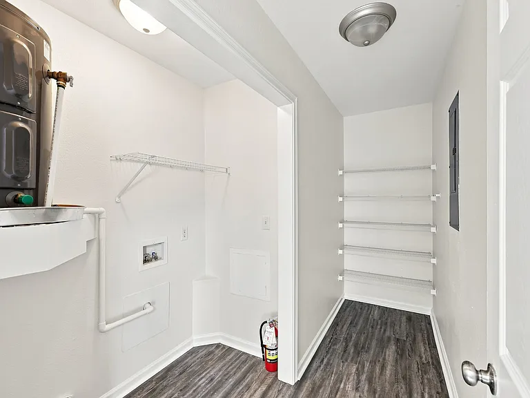 1306 Jessica St — Photo 10