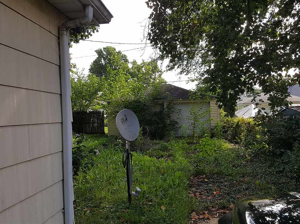 2nd image of 1240 Eclipse Pl