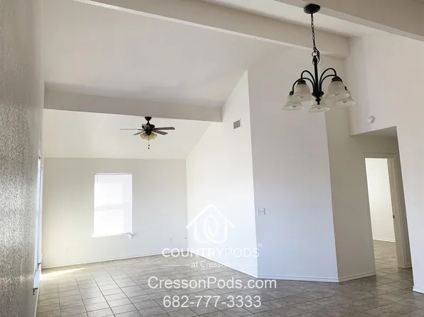 6048 Sanchez Dr, Cresson, TX 76035