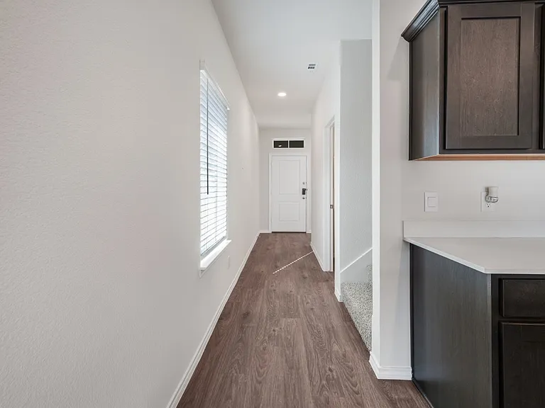 1707 Potomac Ln — Photo 9