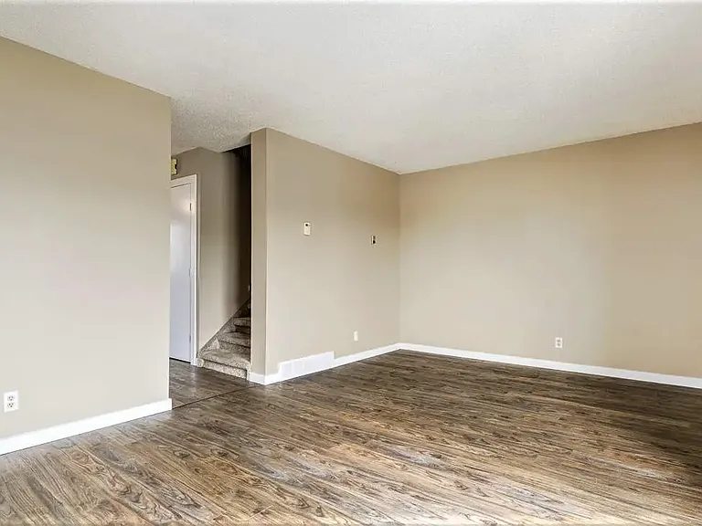 47 Arrowhead Rd #1 — Photo 3