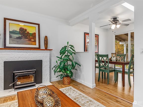5th image of 9002 57th Drive NE