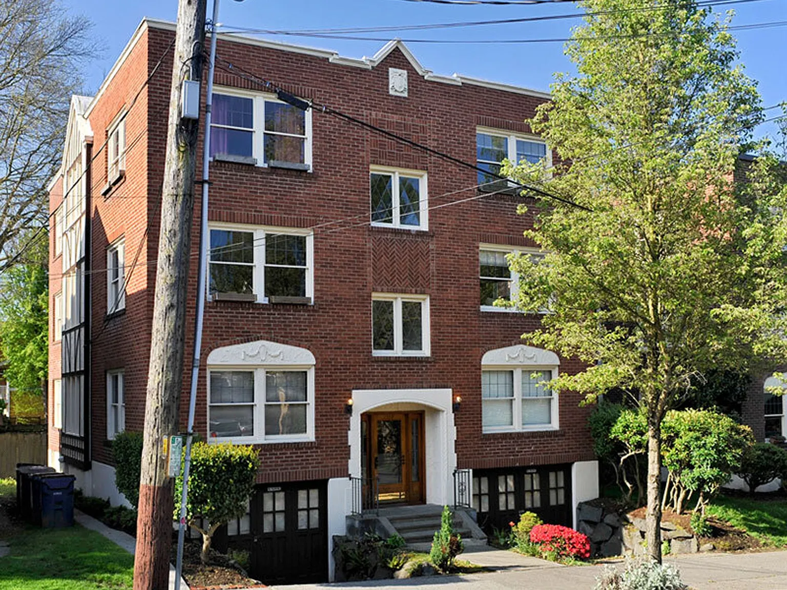 Crest Apartments — Photo 2