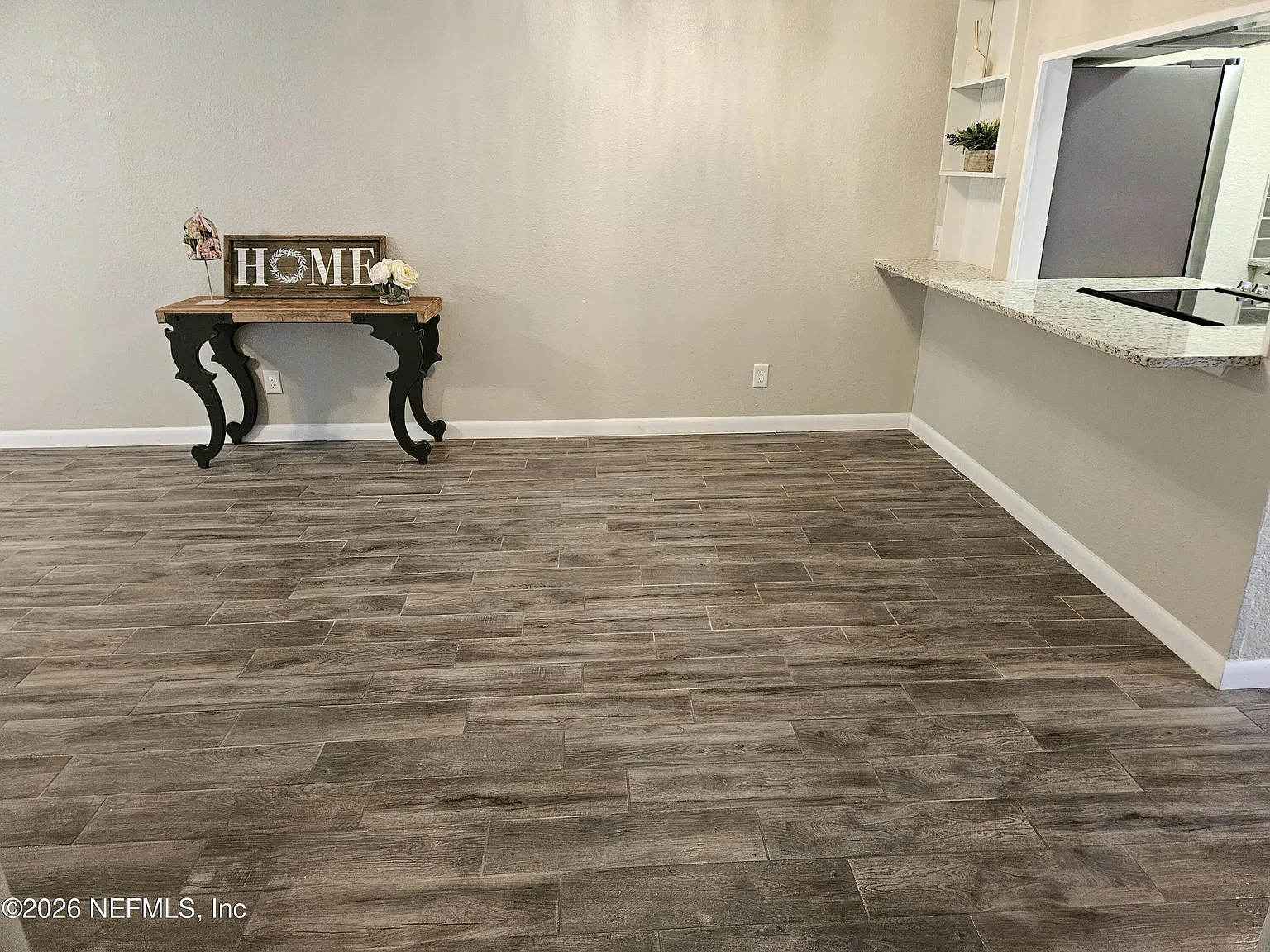 2 bed, 1.5 bath, 897 sqft, $1,250 — Photo 3