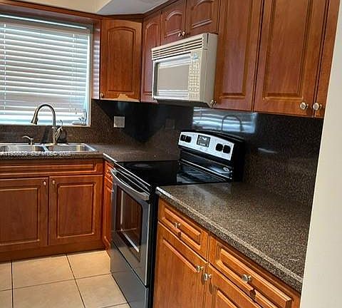 5th image of 7670 SW 82nd St APT H113