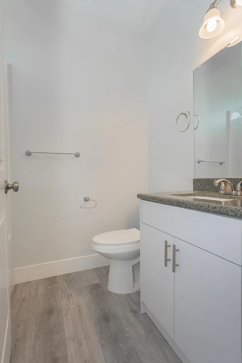Building Photo - 1741 S Dandelion St #2