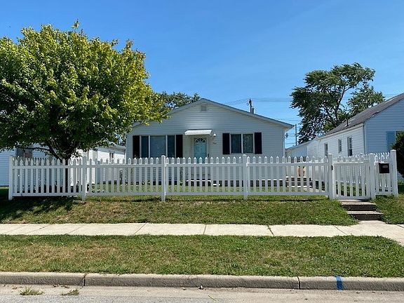 2nd image of 906 Burdette St