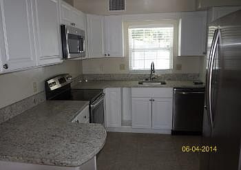 4th image of 305 E Spruce St