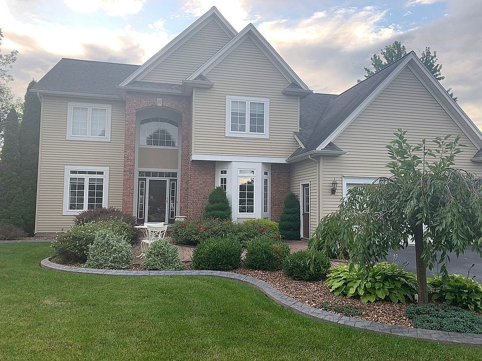 1st image of 10 Coralburst Cres