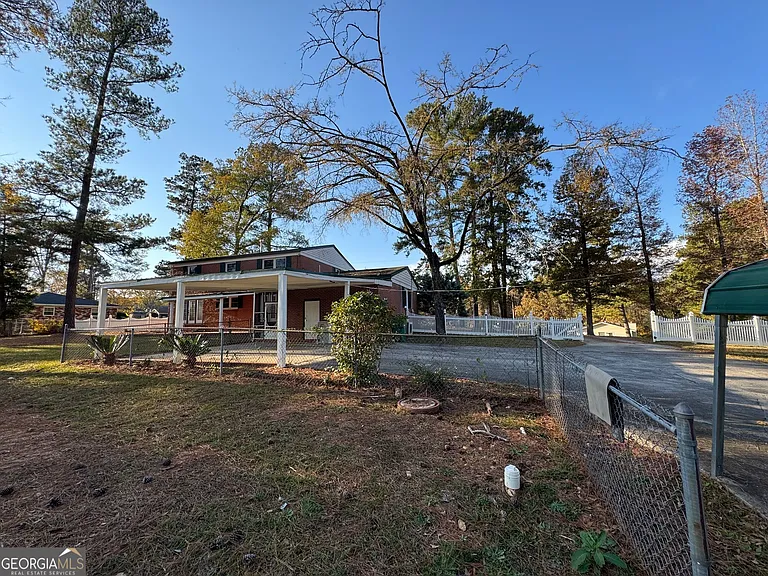 140 Allenwood Rd SW — Photo 10
