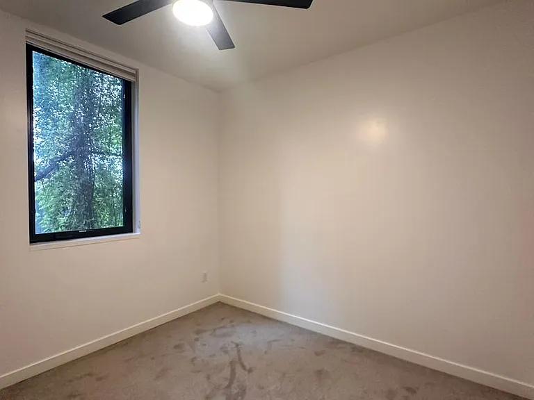 1235 N Prescott St #B202 — Photo 18