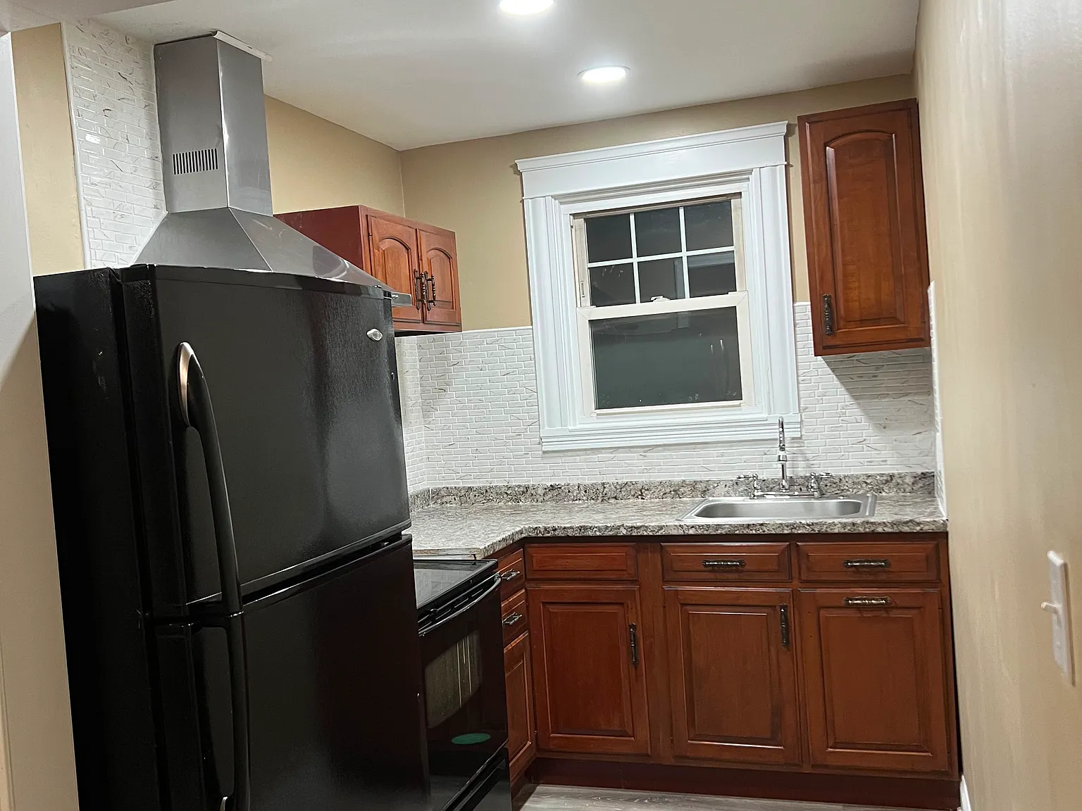 3 bed, $2,000 — Photo 4