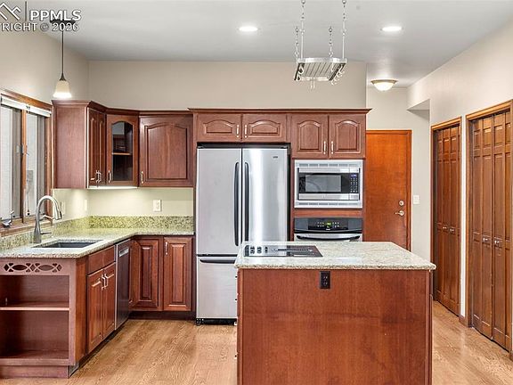 4th image of 2845 Halleys Ct