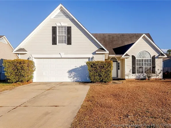 1527 Pinebrook Dr, Fayetteville, NC 28314